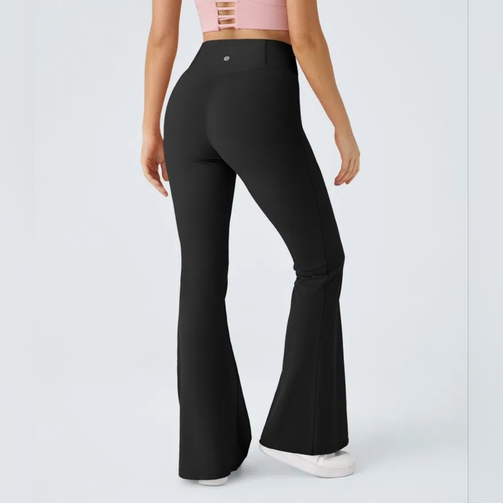 NWT Halara Crossover Flare Leggings